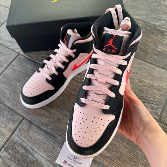 Brand New Air Jordan 1 Mid “Valentine’s Day” Big Kids Sneakers (K7/W8.5) - Picture 3 of 9